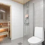 Modern 1br With Sauna & Balcony * טמפרה
