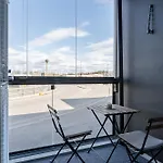 דירה Modern 1br With Sauna & Balcony