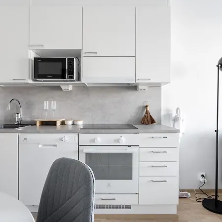 Modern 1br With Sauna & Balcony