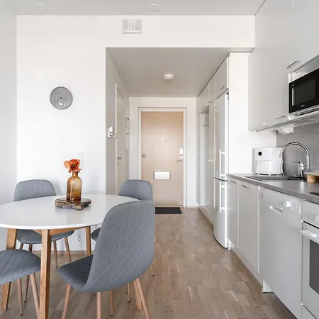 Apartment Modern 1br With Sauna & Balcony *